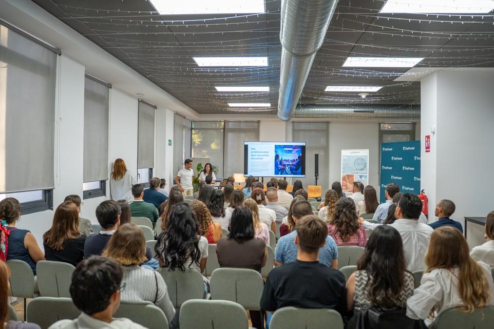 ¿Por qué estudiar con nosotros?